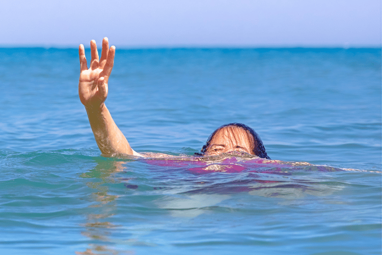 Drown: First Aid to Rescue Someone Who is Drowning